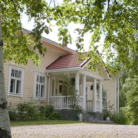 Kaukalinna بيت ضيافة